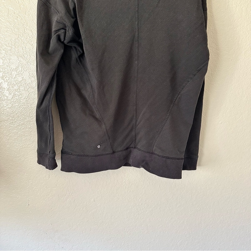 Lululemon Mula striped Bundle Wrap size 8 - Picture 12 of 13